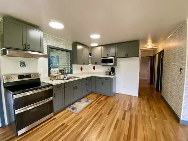 Keaau, HI 96749,16-252 POHAKU DR