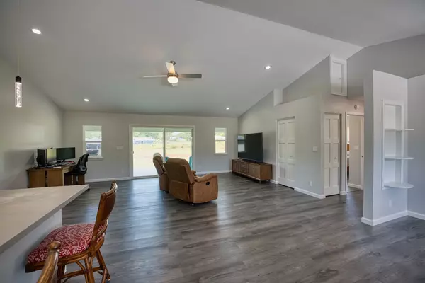 Keaau, HI 96749,15-1568 11TH AVE