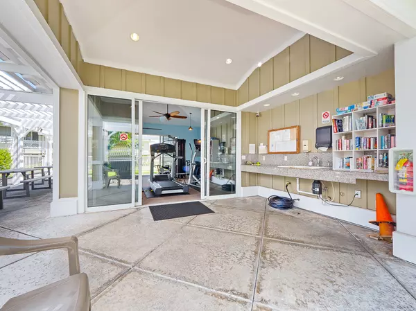 Kailua-kona, HI 96740,75-6009 ALII DR #Y22