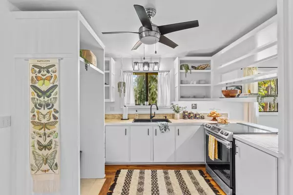 Keaau, HI 96749,15-2076 12TH AVE