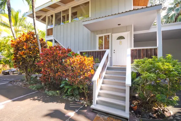 82-6011 LOWER NAPOOPOO RD, Captain Cook, HI 96704