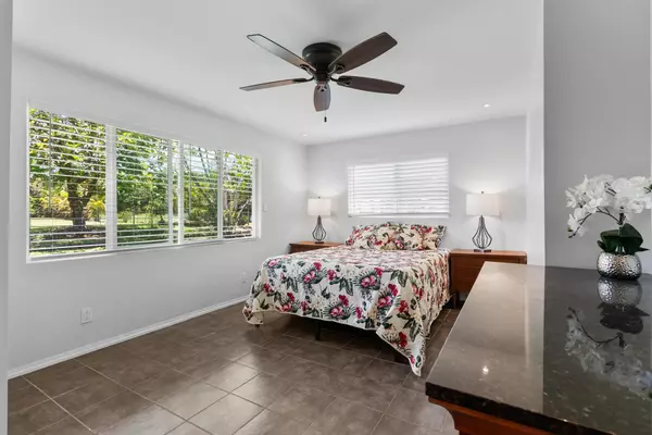 Keaau, HI 96749,15-2076 32ND AVE