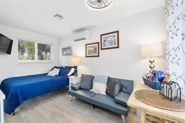 Pompano Beach, FL 33062,2250 SE 5th St #5