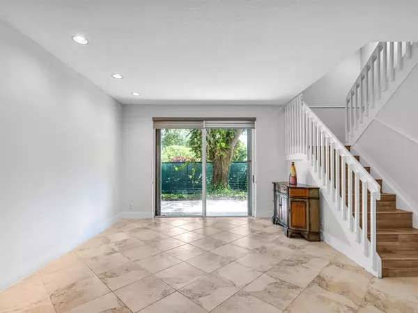 Davie, FL 33331,15037 SW 50th Ct