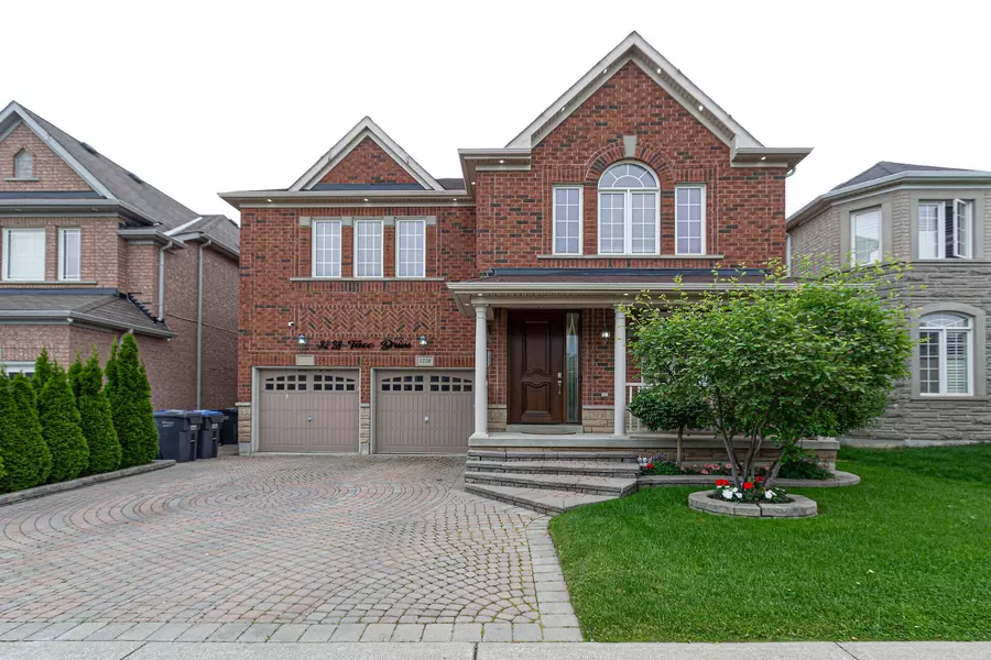 3228 TACC DR, Mississauga, ON L6M 0H3