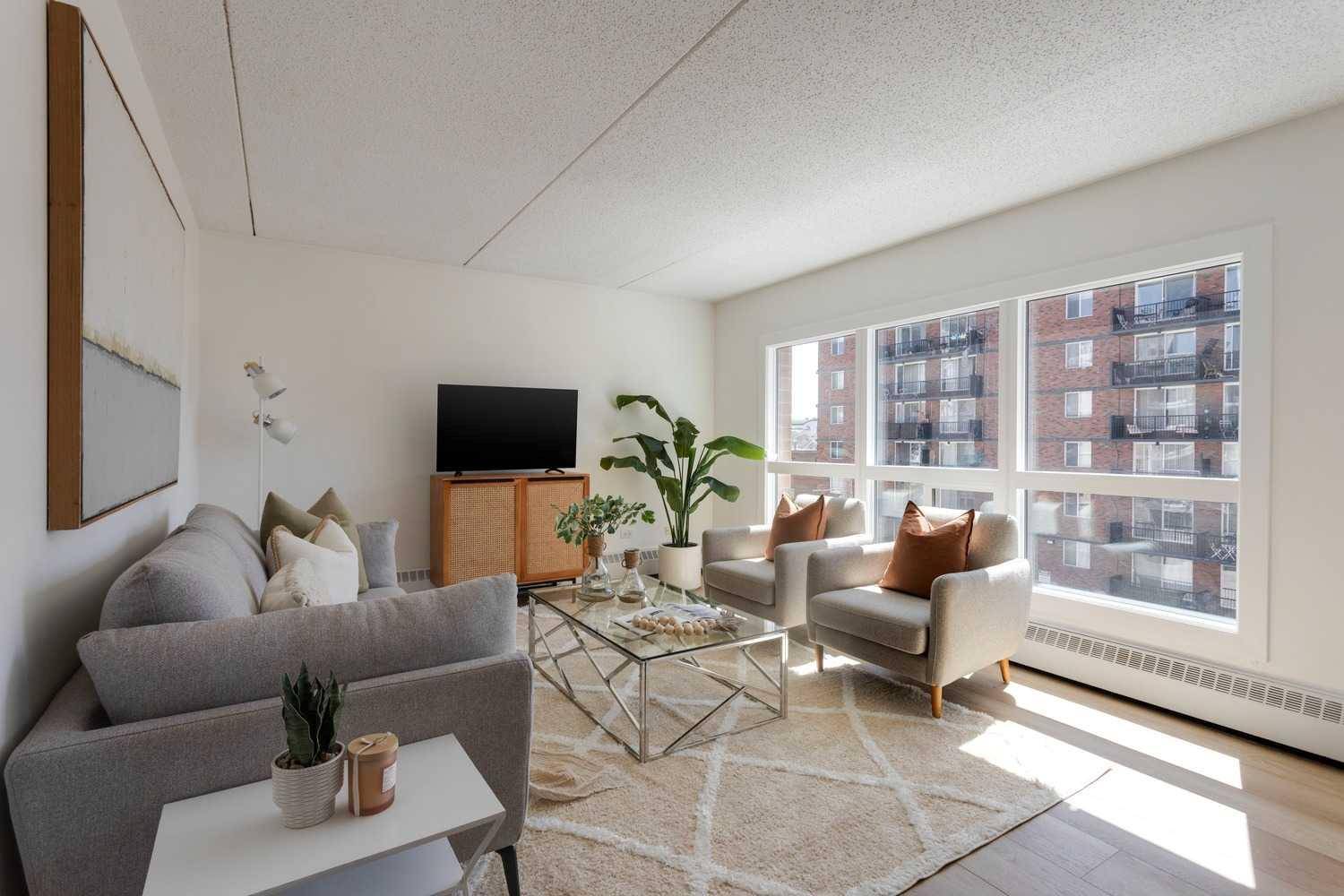 Calgary, AB T3C 3T2,1414 12 ST SW #405
