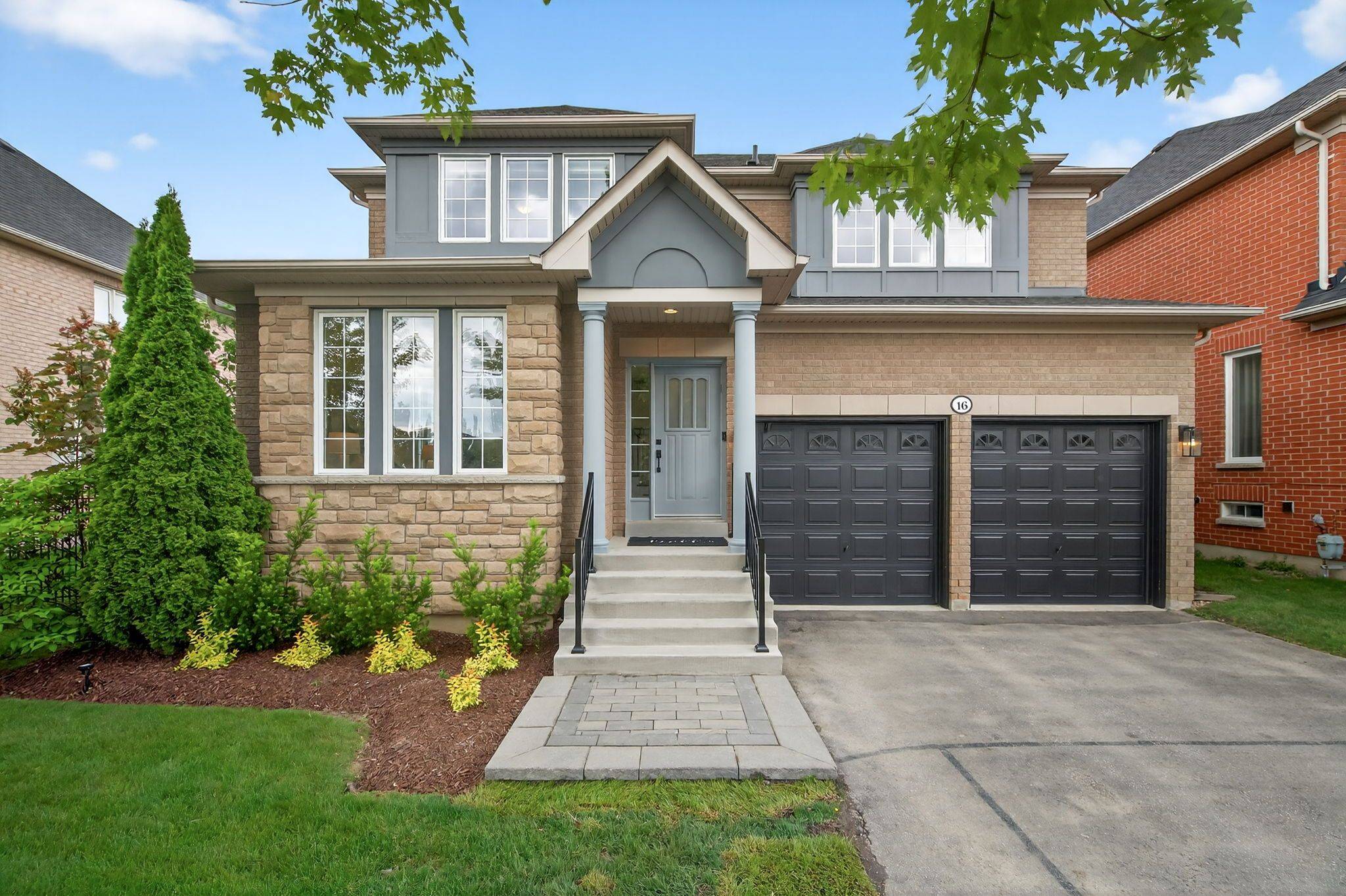 16 Moraine Ridge DR, Richmond Hill, ON L4E 4S8