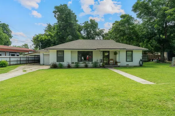 De Leon, TX 76444,725 S Austin Street