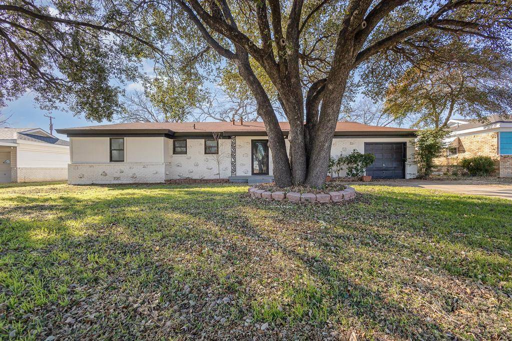 809 Glenda Drive #B,  Bedford,  TX 76022