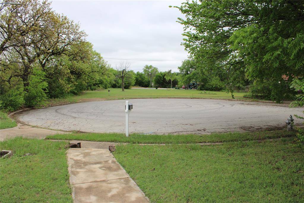 Fort Worth, TX 76104,1423 E Davis Avenue