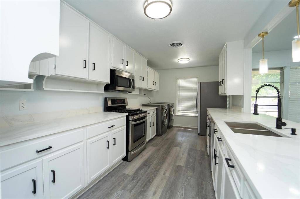 Euless, TX 76040,704 Vine Street