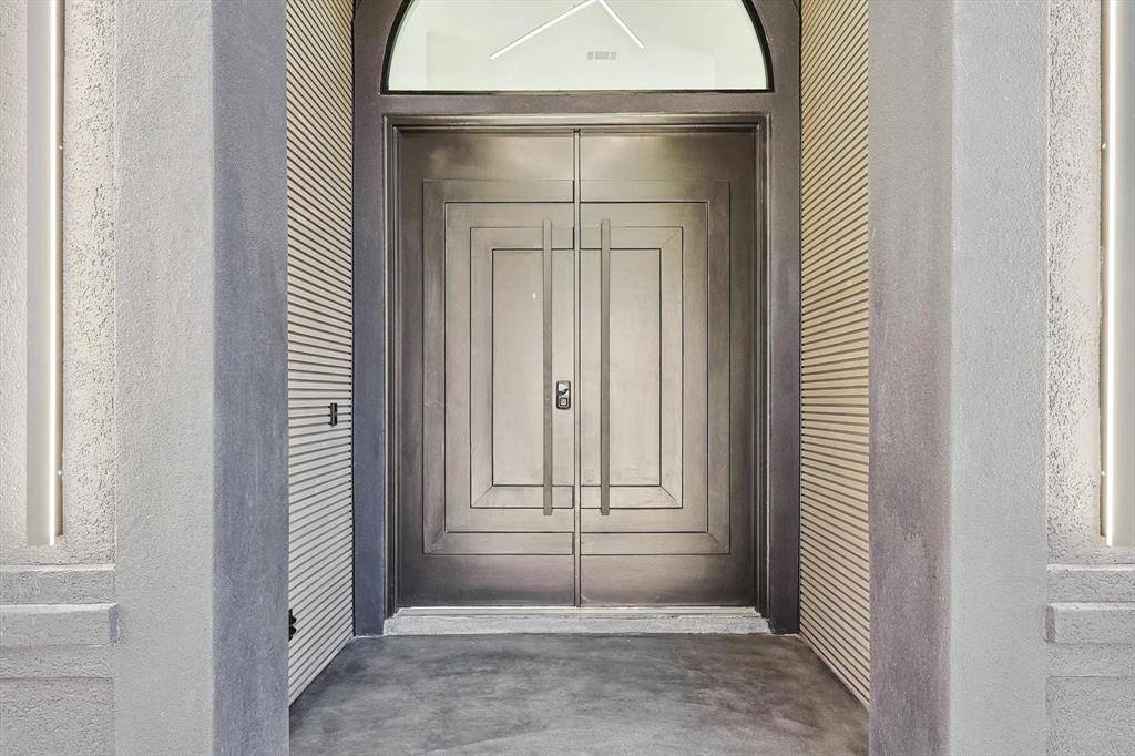 Dallas, TX 75252,18716 Thorntree Lane