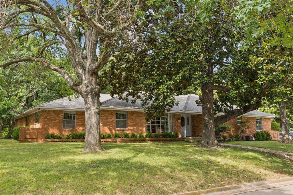 Denton, TX 76205,2218 Southridge Drive