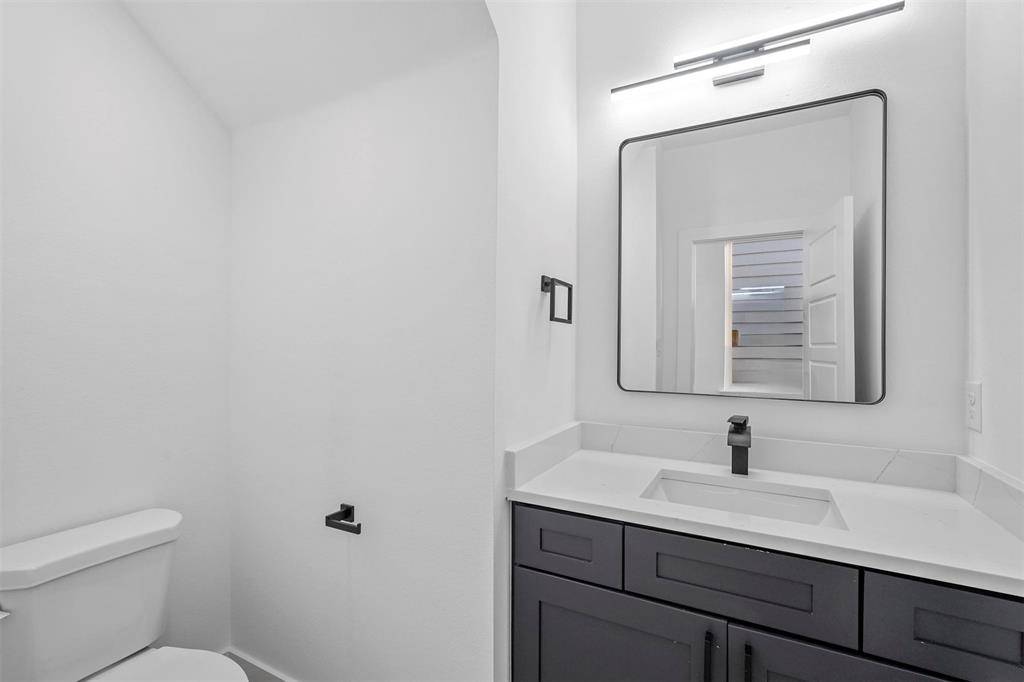 Dallas, TX 75215,6112 Carlton Garret Street