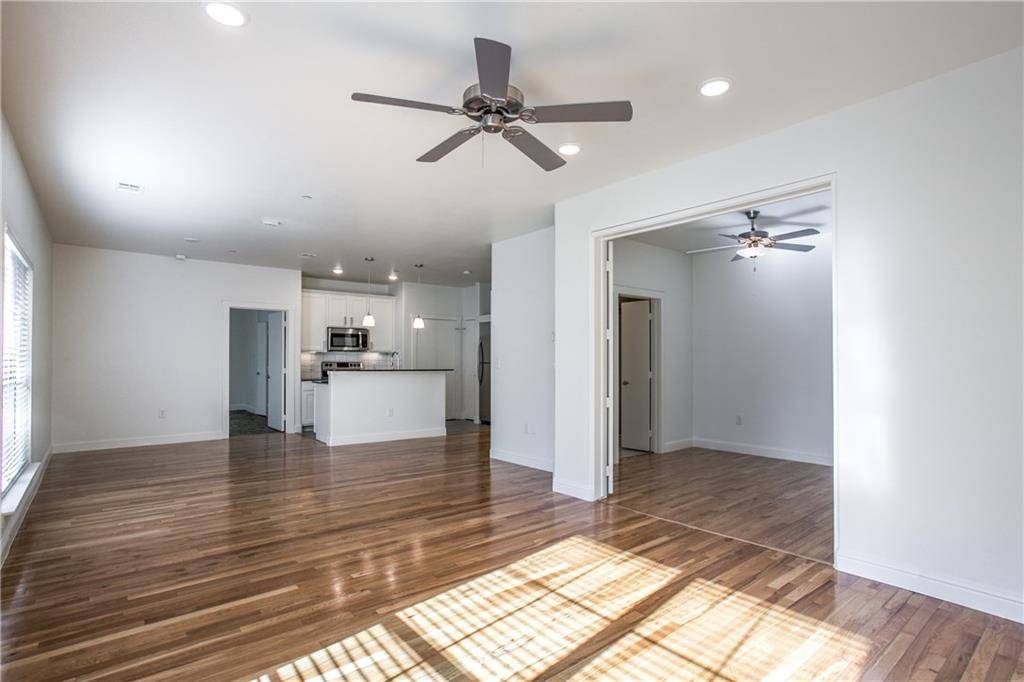 Dallas, TX 75214,6159 Oram Street #204