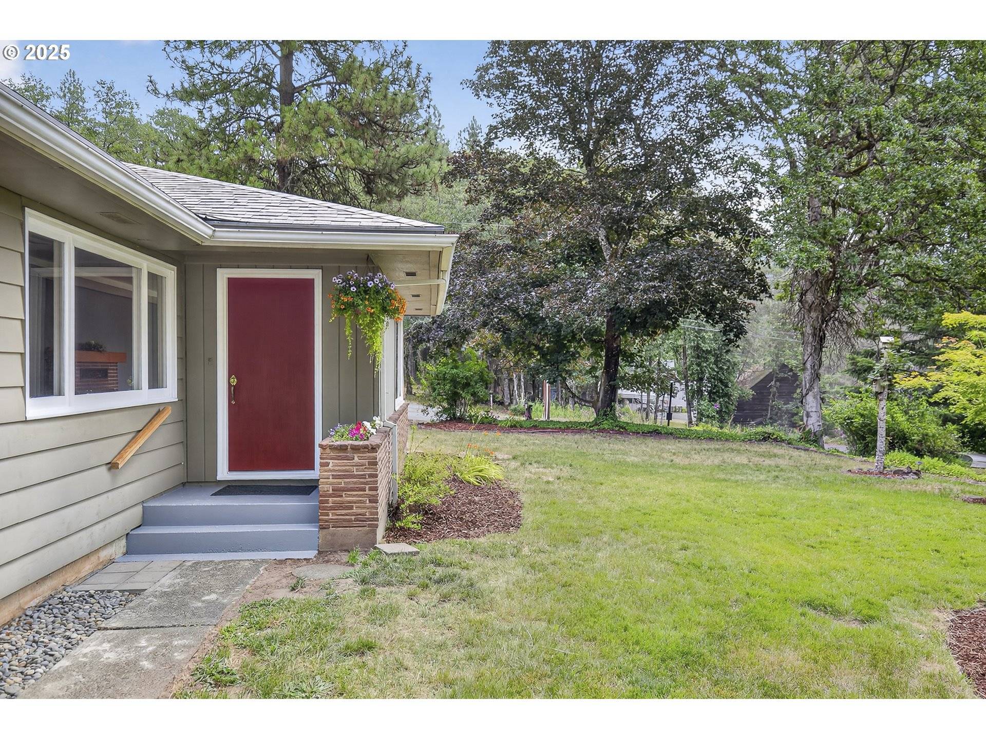 White Salmon, WA 98672,1444 N MAIN AVE