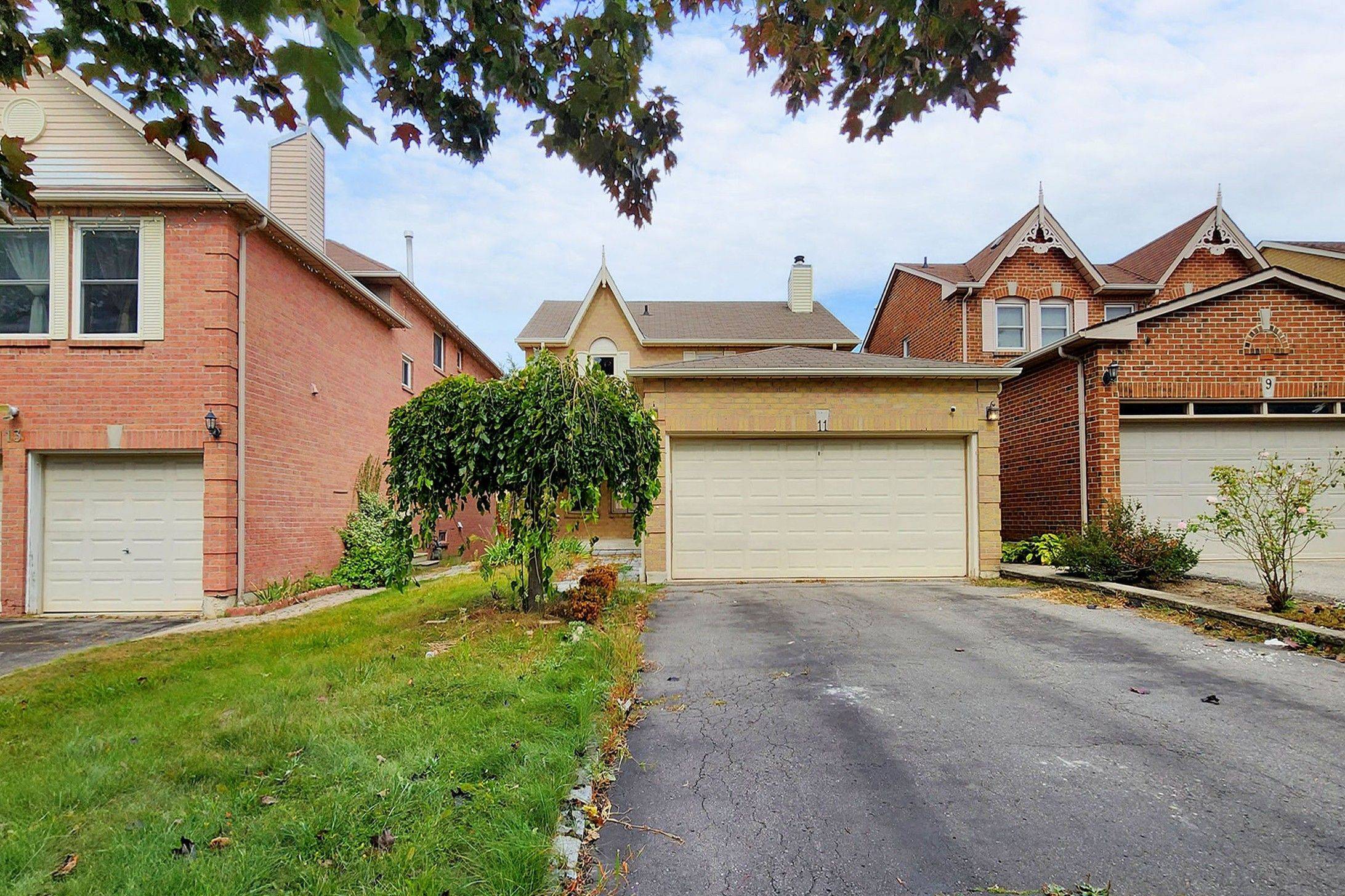 11 Noake CRES, Ajax, ON L1T 3L4