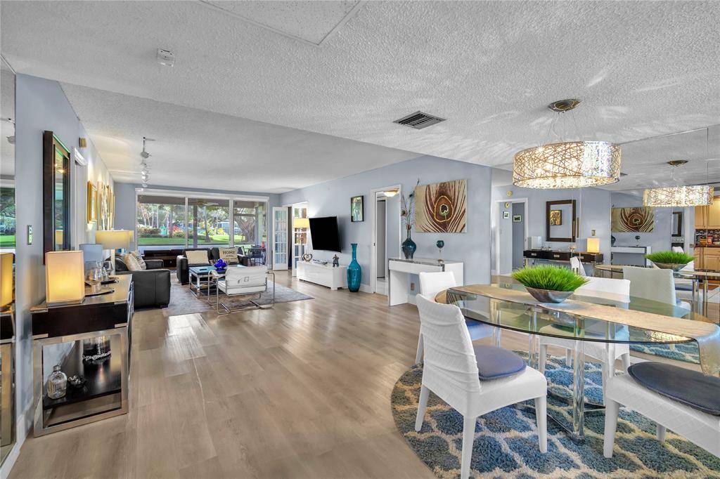 Pompano Beach, FL 33069,400 Oaks Ln #115