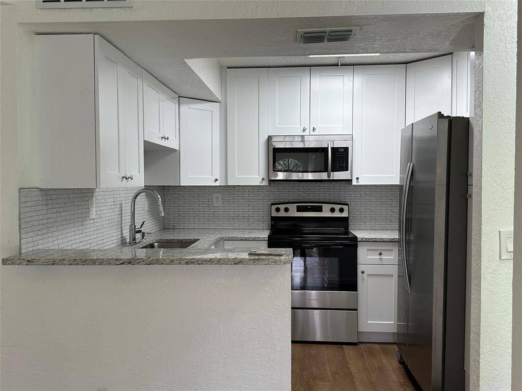 Boca Raton, FL 33433,8116 Severn Dr ##B
