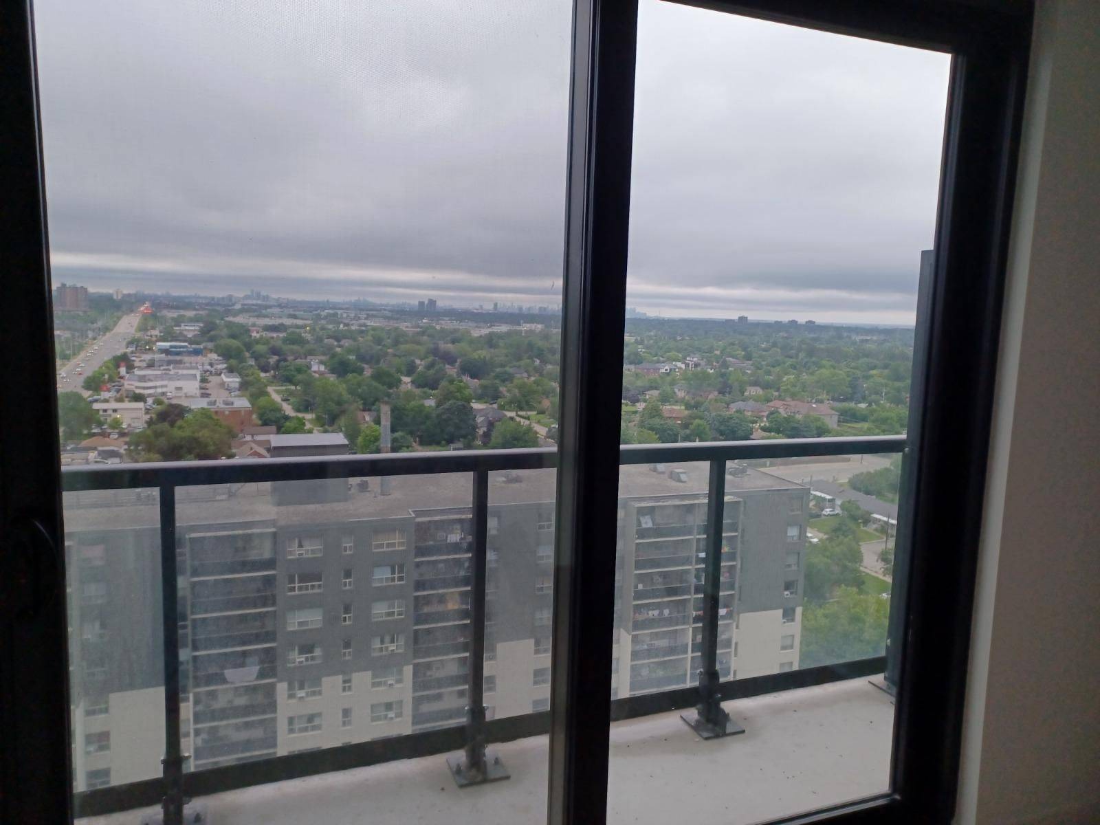 Mississauga, ON L5A 0B1,86 Dundas ST E #1607