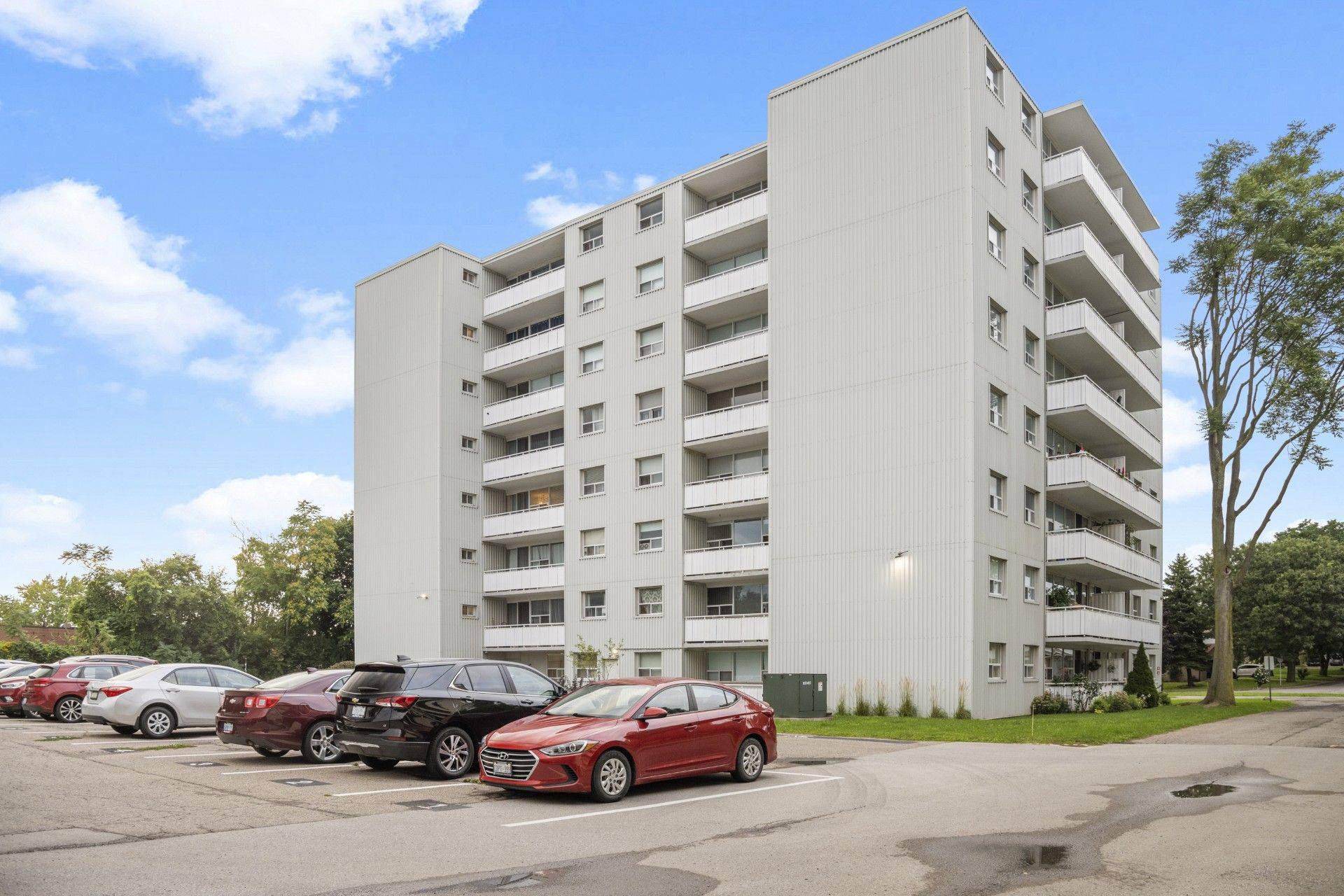 6320 Valley WAY #308, Niagara Falls, ON L2E 1Y5