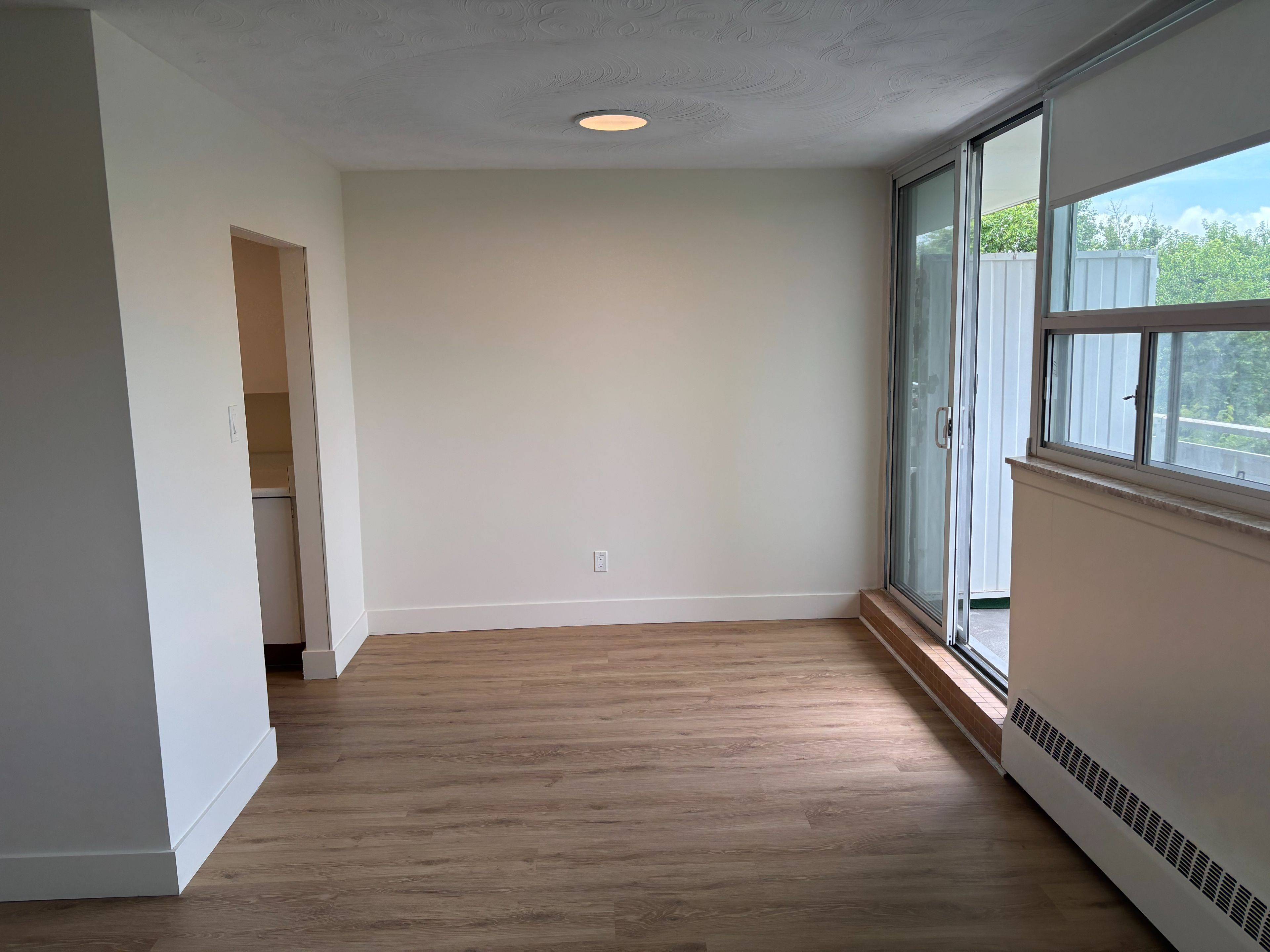 Niagara Falls, ON L2E 1Y5,6320 Valley WAY #308