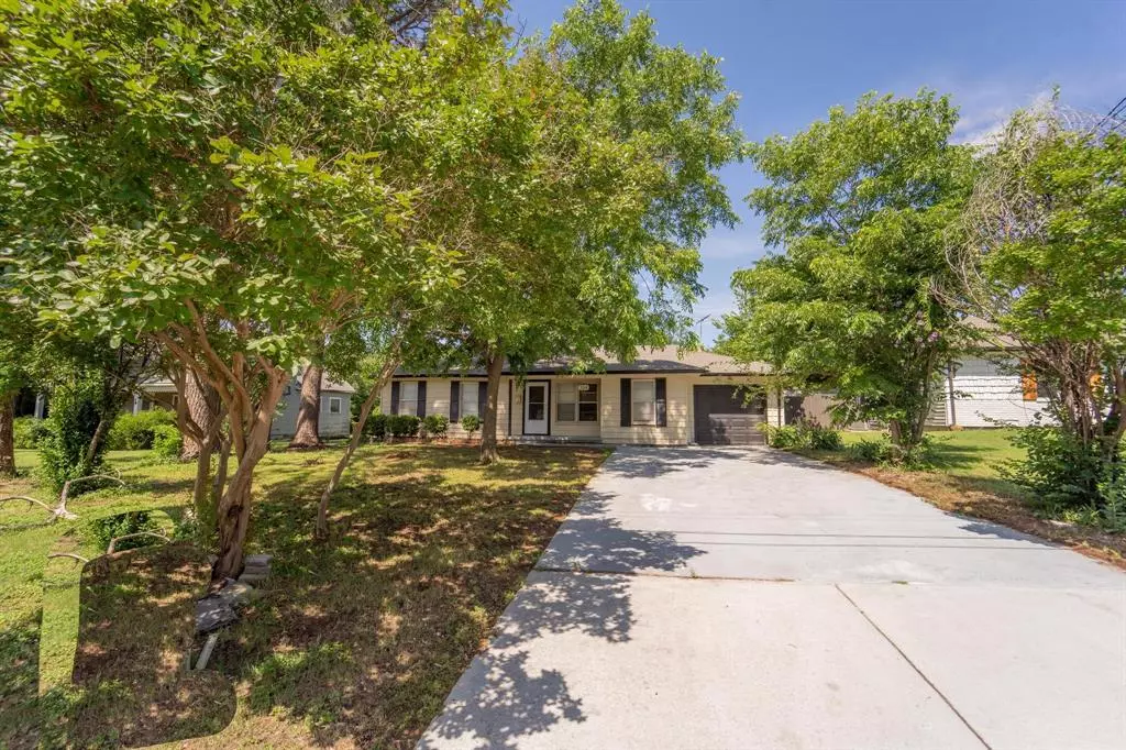 Euless, TX 76040,704 Vine Street