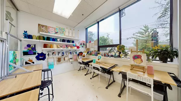 Toronto C12, ON M3B 2T3,25 Lesmill RD #C