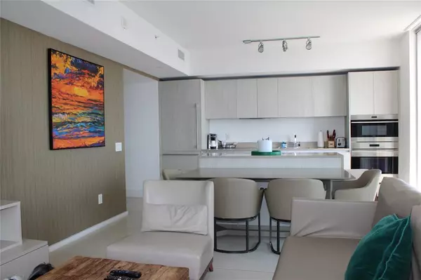 Hollywood, FL 33019,4111 SOUTH OCEAN DRIVE #3011