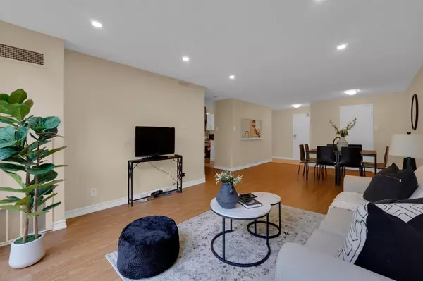 Mississauga, ON L4Z 3L6,35 Trailwood DR #113
