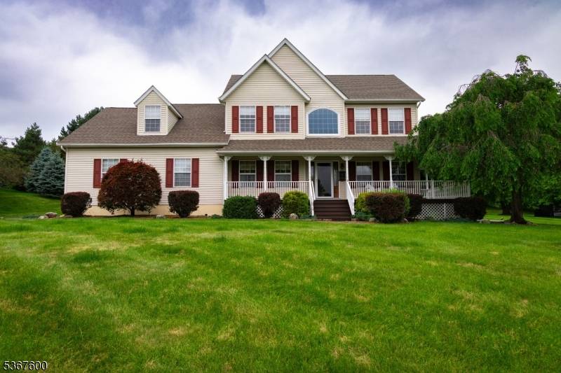 10 Links Ct, Sparta Twp., NJ 07871