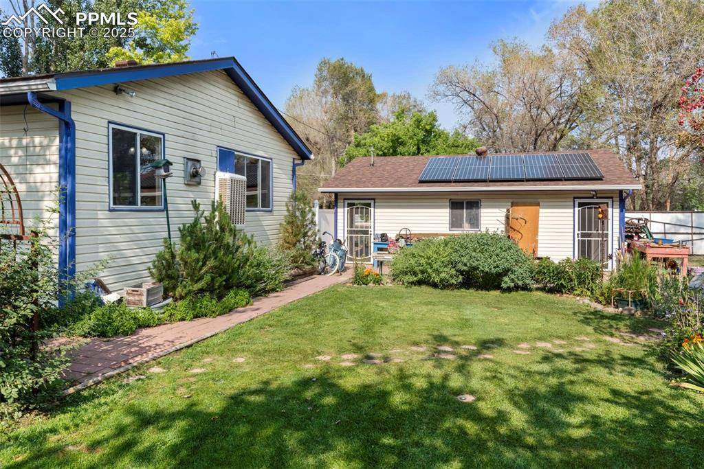 Pueblo, CO 81005,204 Sunset LN