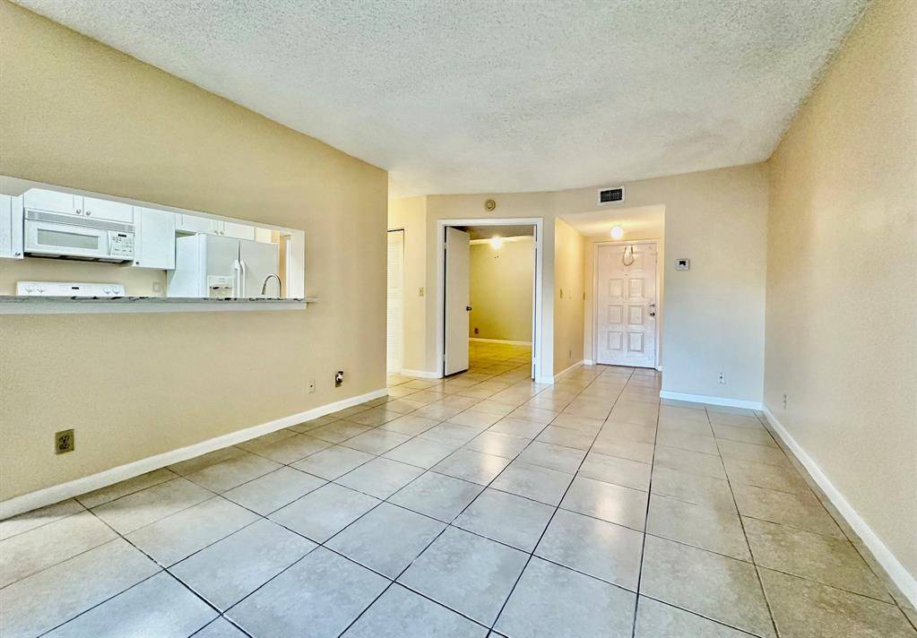 Coral Springs, FL 33076,9833 Westview Dr #818