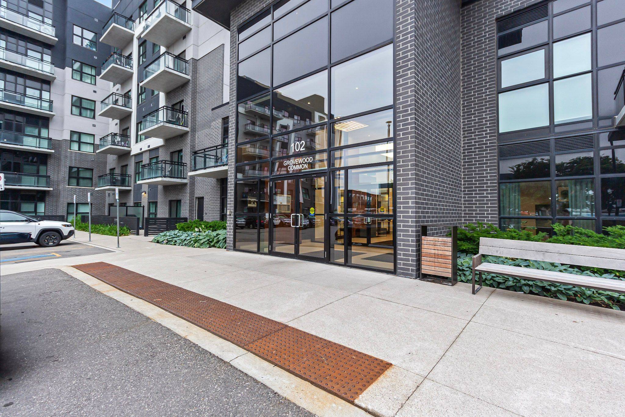 Oakville, ON L6H 0X2,102 Grovewood Common N/A #121
