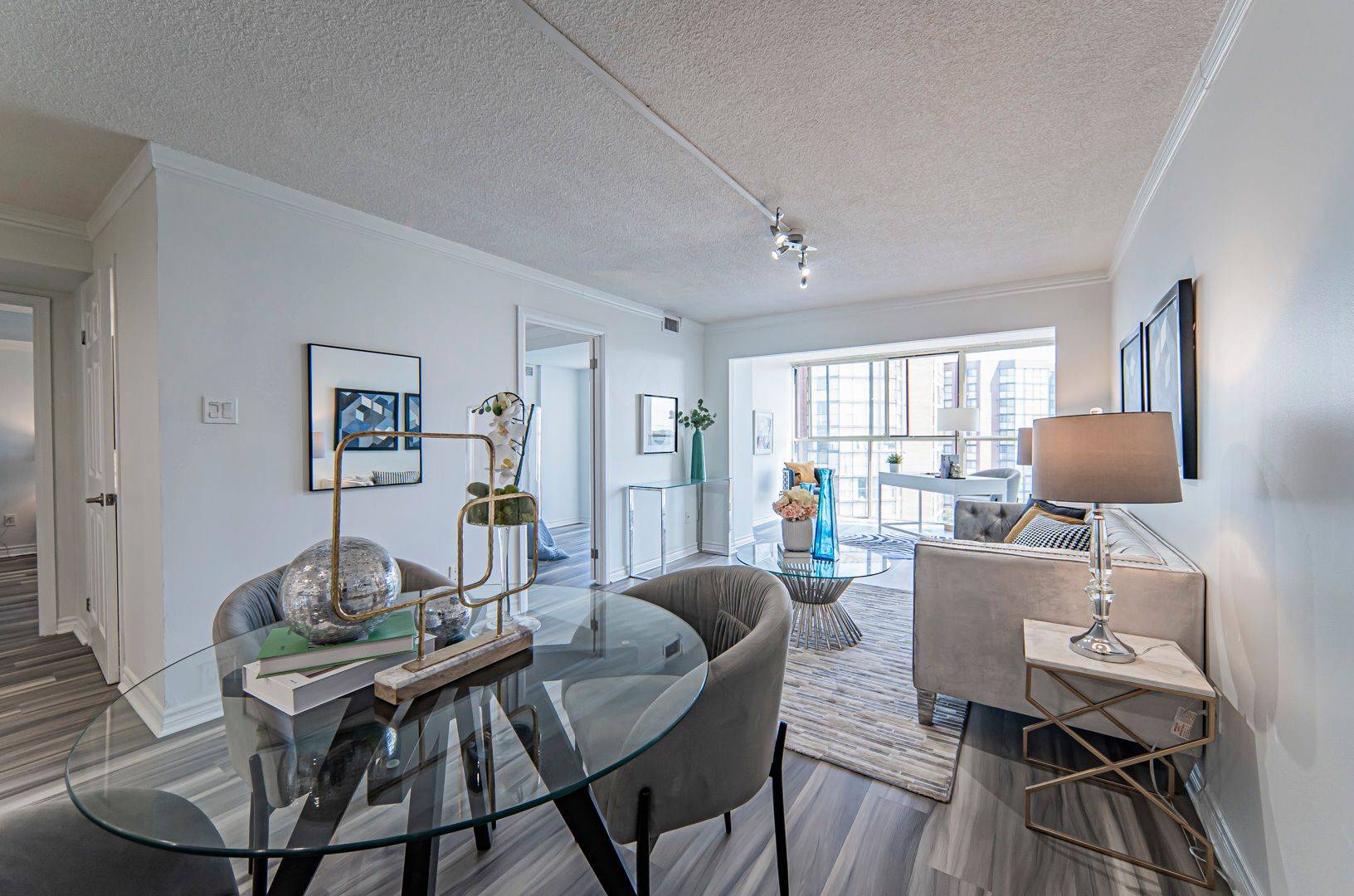 Mississauga, ON L5A 4E6,2091 Hurontario ST #810