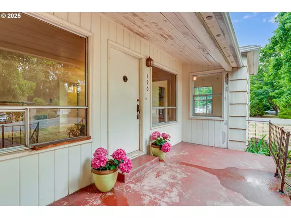 Eugene, OR 97404,190 MARION LN