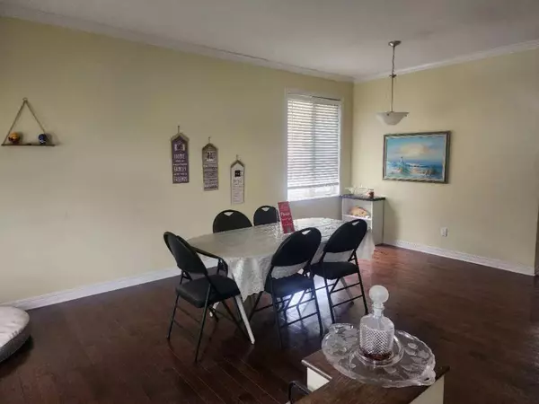 Barrhaven, ON K2J 5K6,919 LONGFIELDS DR