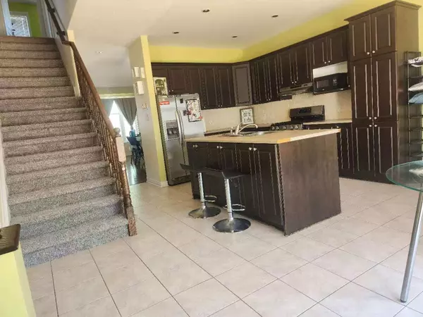 Barrhaven, ON K2J 5K6,919 LONGFIELDS DR