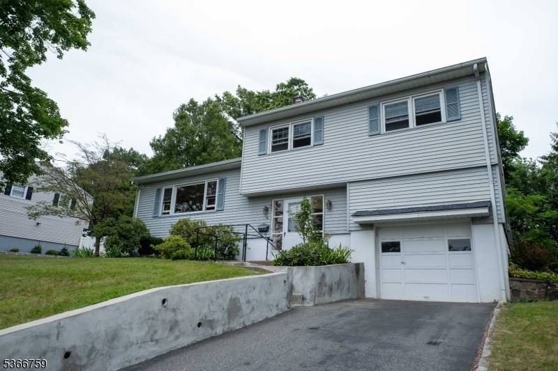 Wayne Twp., NJ 07470,16 Atwood Pl