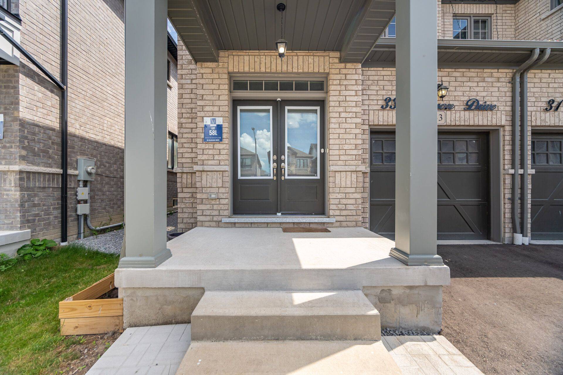 Whitby, ON L1P 0M9,33 Closson DR E