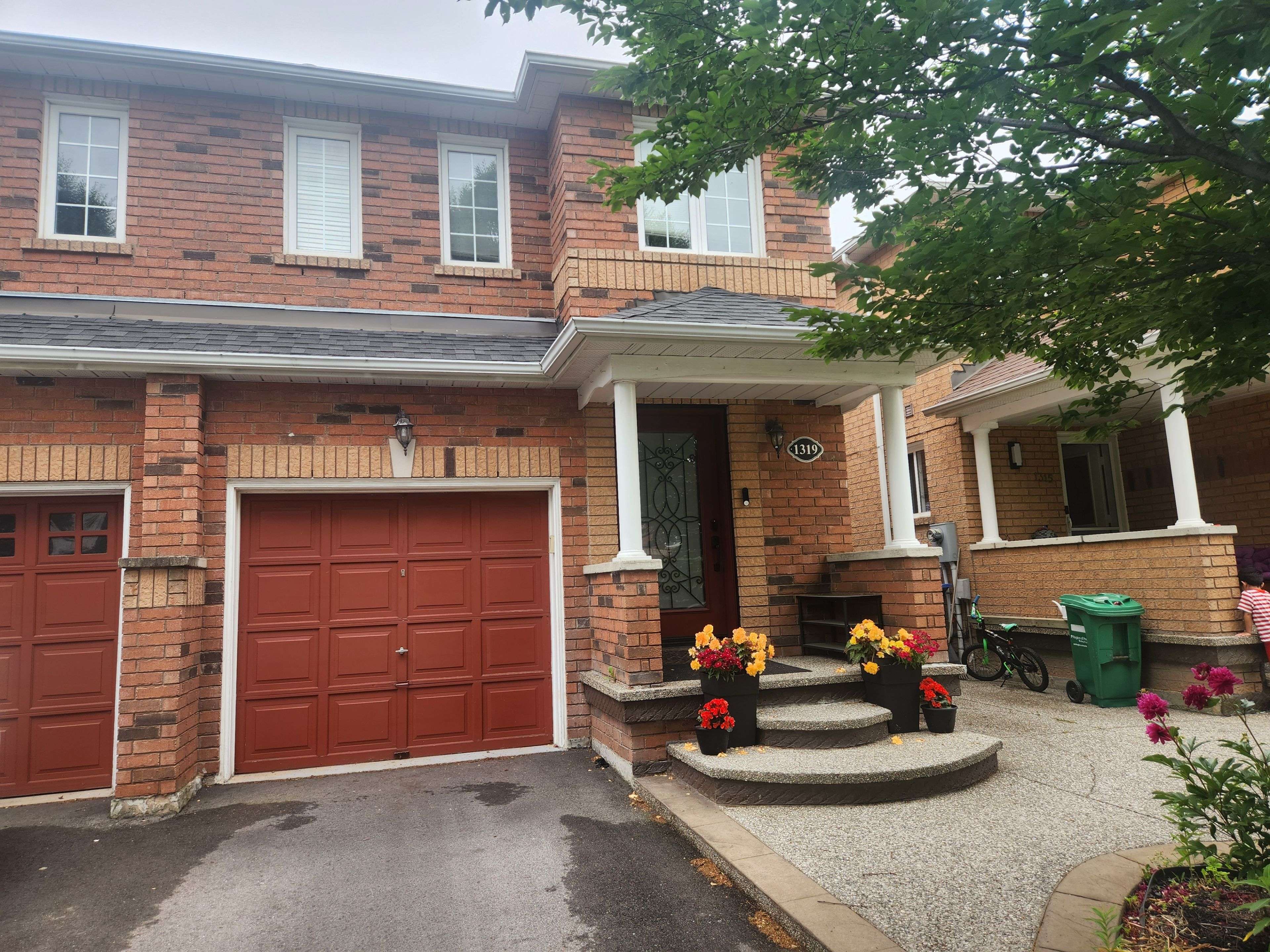 1319 Inuit TRL, Mississauga, ON L5N 7R4