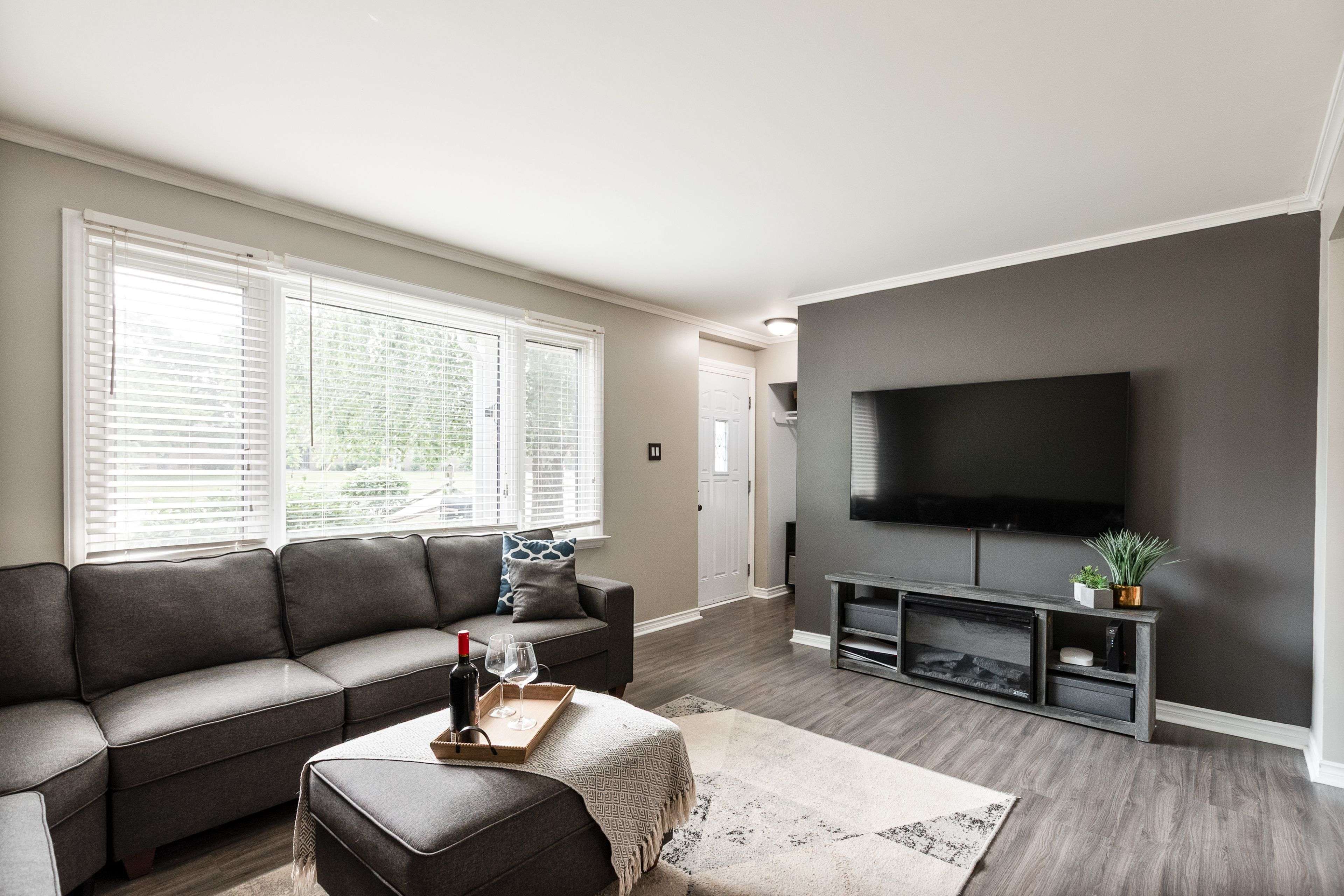 Aylmer, ON N5H 2P4,64 Caverly RD