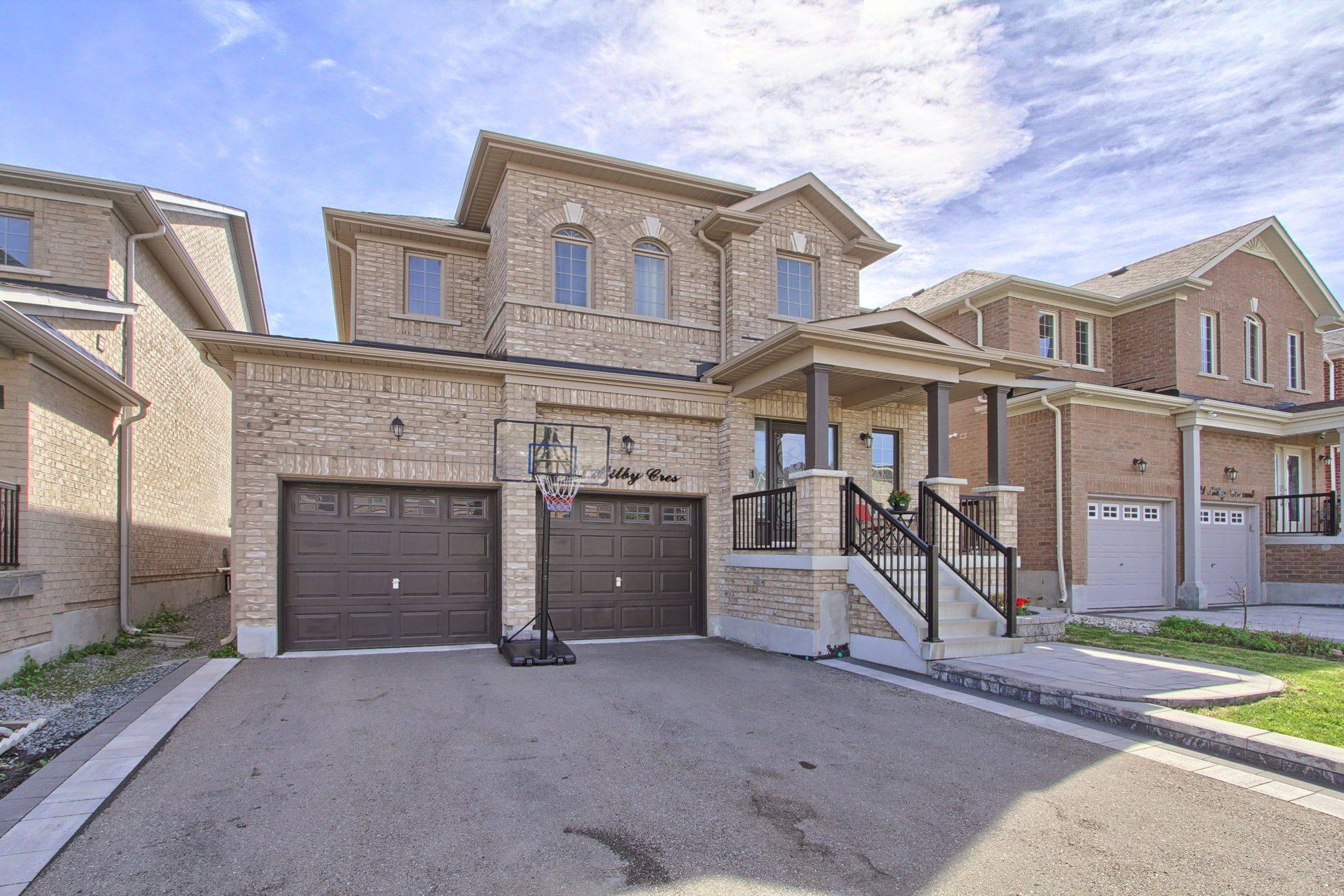Bradford West Gwillimbury, ON L3Z 0Y9,17 Milby CRES