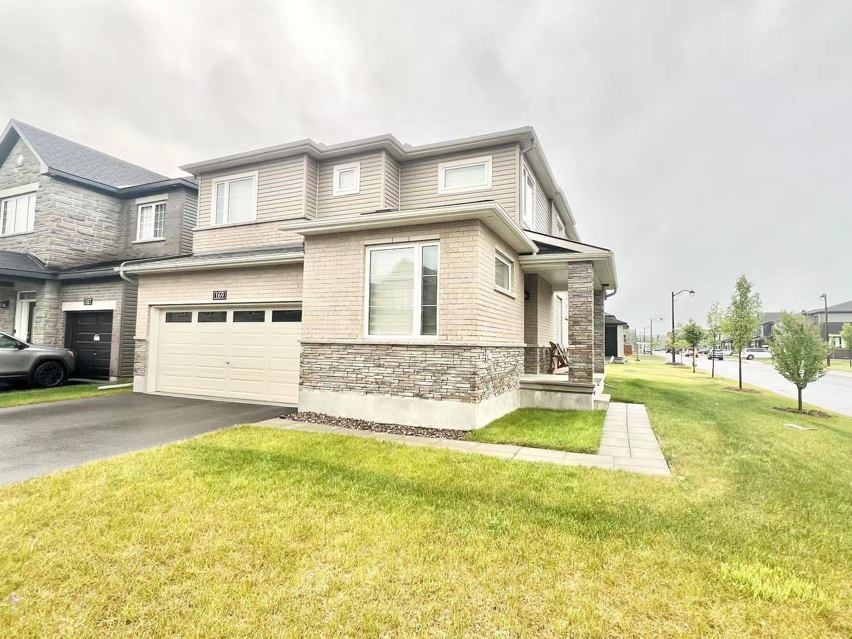 169 Gosling CRES, Kanata, ON K2W 0K7