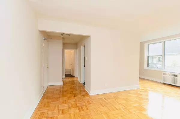 1545 Bathurst ST #310, Toronto C03, ON M5P 3H6