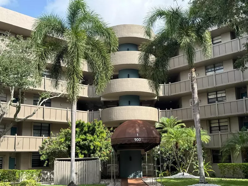 900 Colony Point Cir #407, Pembroke Pines, FL 33026