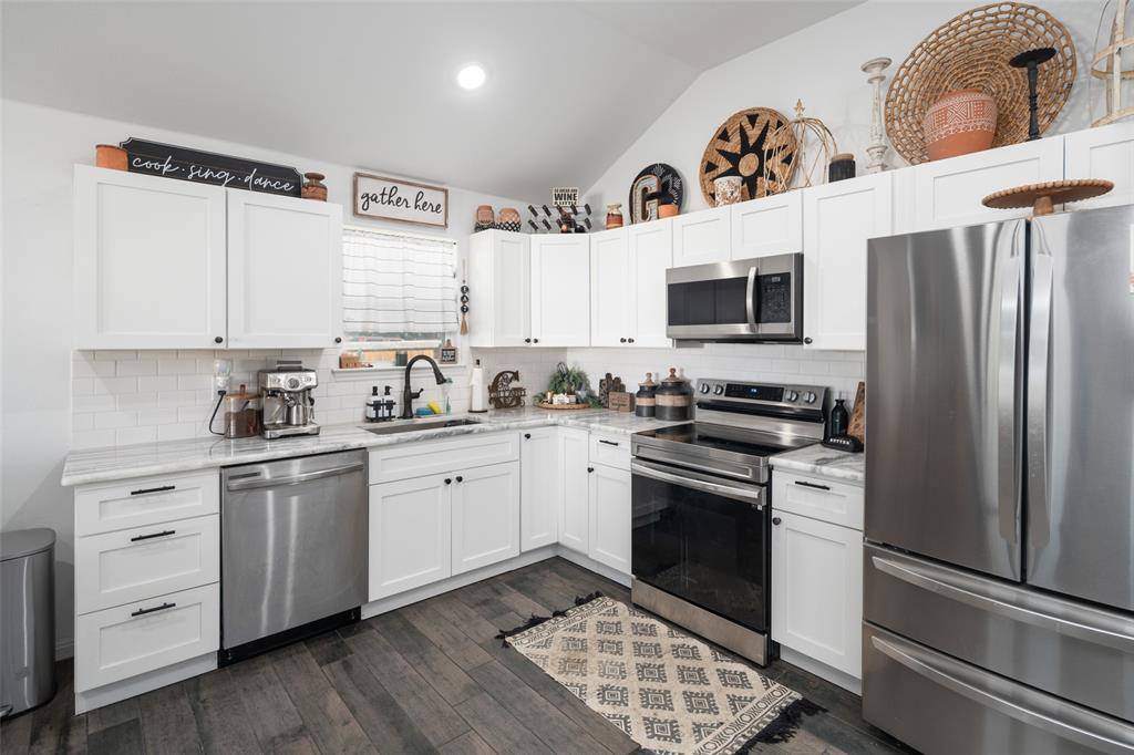 400 S Cedar Street, Leonard, TX 75452