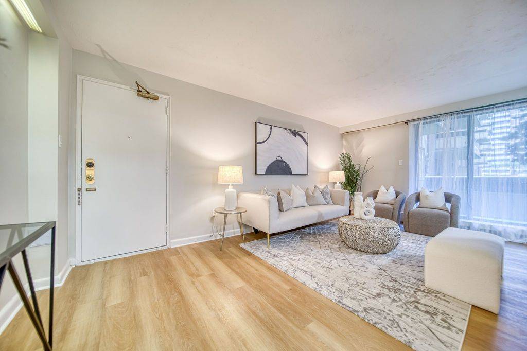 Toronto E08, ON M1K 4G2,921 Midland AVE #101