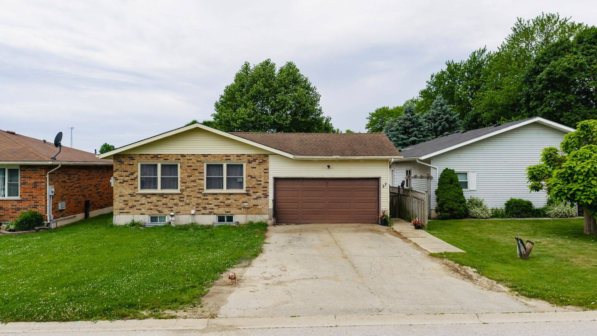 27 Toronto BLVD, Huron East, ON N0M 1L0
