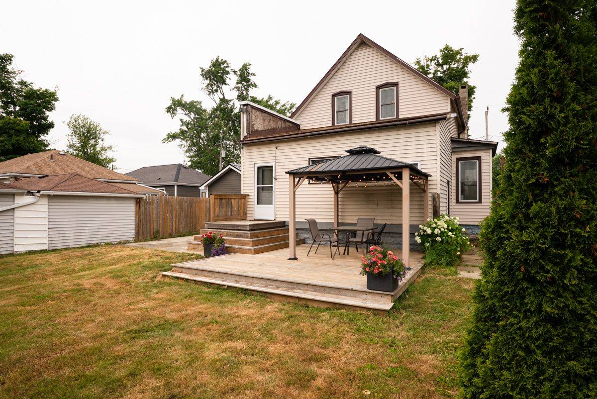Haldimand, ON N1A 1B8,108 Cross ST E